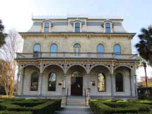 house at the end of the street